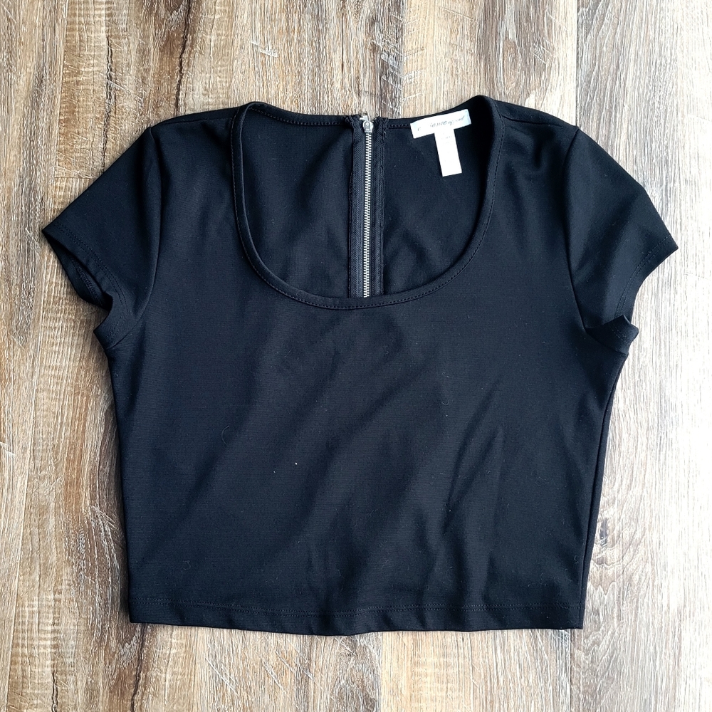 Cropped Black Top Cap Sleeves Zipper Back Detail